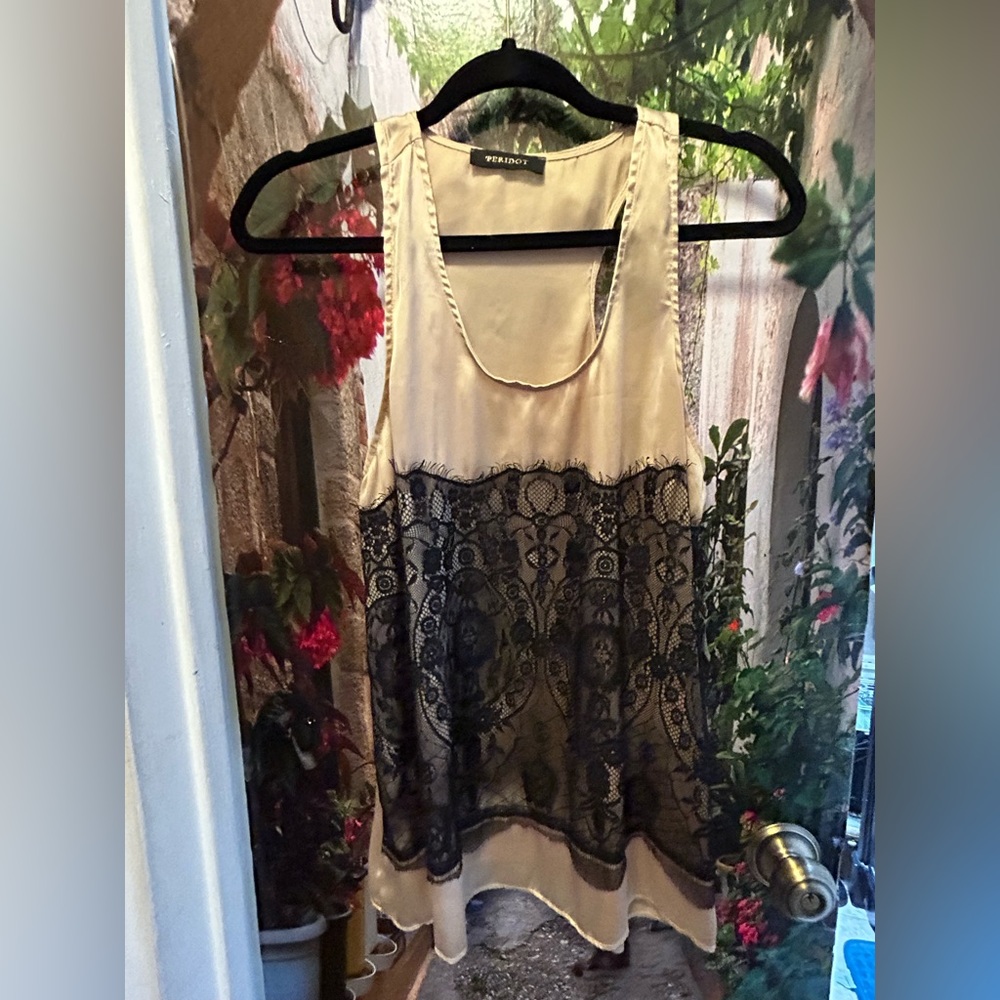 ♥️ PERIDOT‎ lace satin top worn ones size L